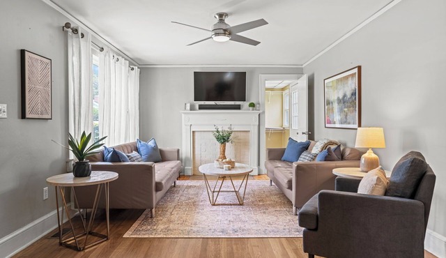 Cozy 2BR Near Furman & Downtown, Fenced Yard