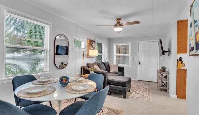 Cozy 2BR Near Lakes & Florida Southern – Private Outdoor BBQ Space in Historic Lakeland