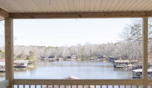 Cozy 2BR on Lake Harding! 25 Mins to Auburn!