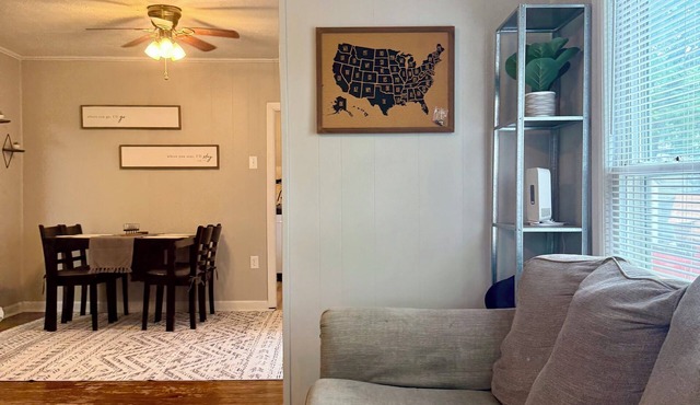 Cozy 2BR- On Southwestern Campus