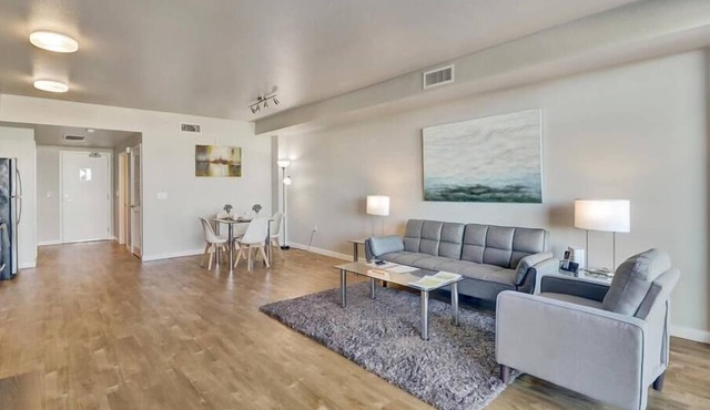 Cozy 2BR - Perfect for a Family Stay!