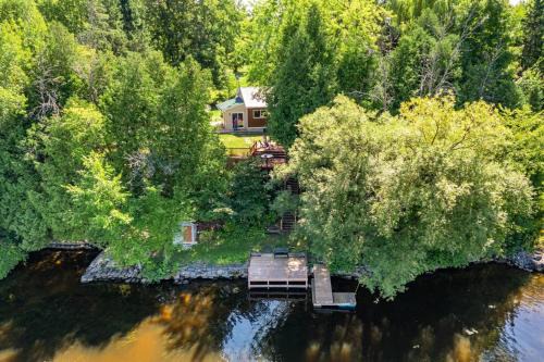 Cozy 2BR plus Loft Game Room and River Nearby