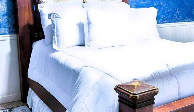 Cozy 2BR Retreat Near Lake Lanier & Mall of GA Private, Peaceful, Festivennn