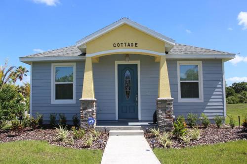 Cozy 2BR Retreat Near Orlando & Lake Jesup