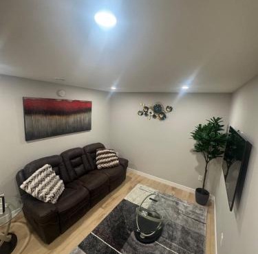 Cozy 2BR Suite at Winnipeg South