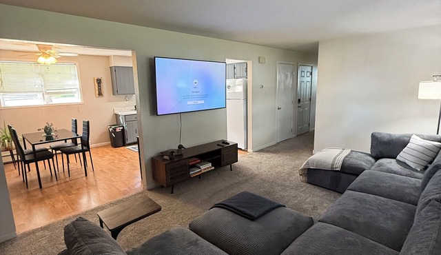 Cozy 2BR Townhouse in West Fargo Perfect for Short & Mid-Term Stays