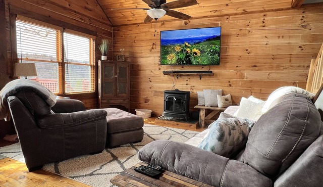 Cozy 2BR with AMAZING views in Buck Mountain