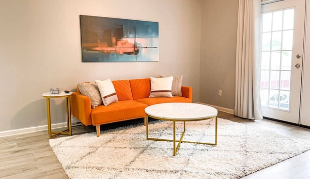 Cozy 2BR with private parking