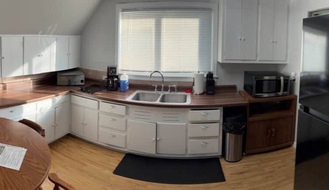 Cozy 2nd Floor Suite- in Hecla
