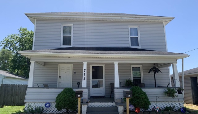 Cozy 2nd story walk-up apartment