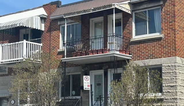 Cozy 3 1/2 -1-bedroom apartment in tranquil Montréal Plateau near downtown