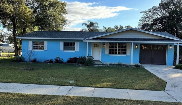 Cozy 3/2 in downtown quaint Lake Mary, FL with AC and fenced in yard