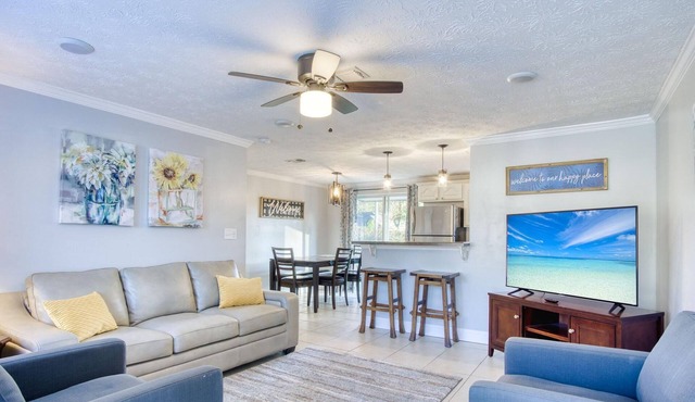 Cozy 3/2 in Orange Park, Pet Friendly.