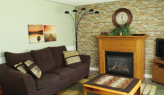Cozy 3 bdr Cottage with Hot Tub & Sauna - Innisfil
