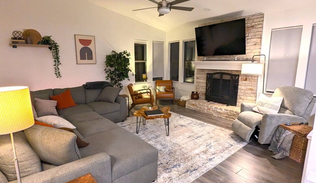 Cozy 3-bdrm 2 min from downtown Round Rock.
