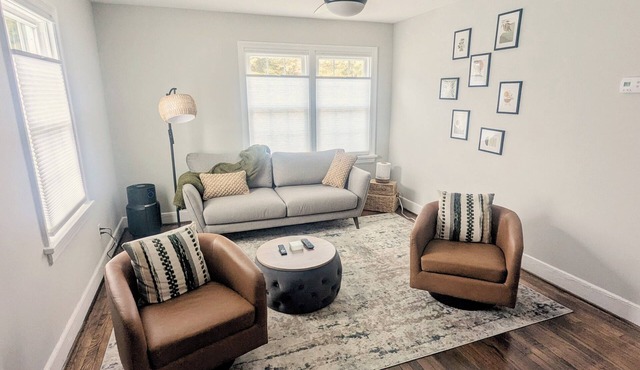 Cozy 3 BdRm Cape Cottage in Green Park, RVA - 10 minutes 2 Downtown