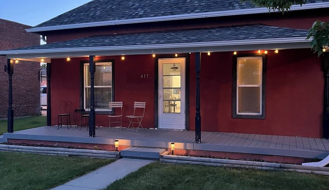 Cozy 3-BDRM home in Valentine with everything you’ll need for a relaxing stay