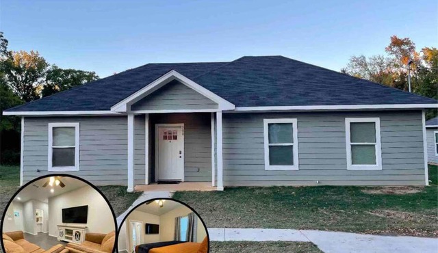 Cozy 3 Bed 2 Bath Home