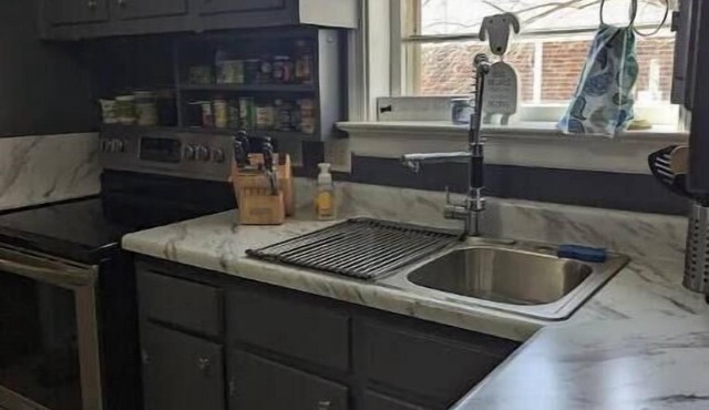 Cozy 3 bed 2 bath , pet friendly home