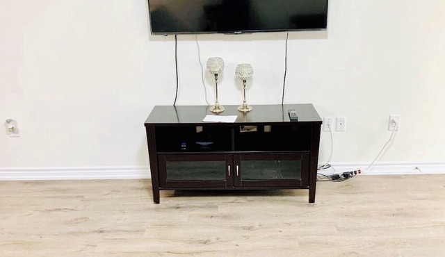 Cozy 3 Bed and 3 Bath family house(Entire House).