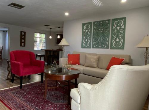 Cozy 3-bed home close to beautiful beaches.