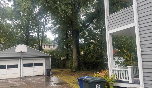 Cozy 3-bedroom house with WiFi in Cleveland Heights