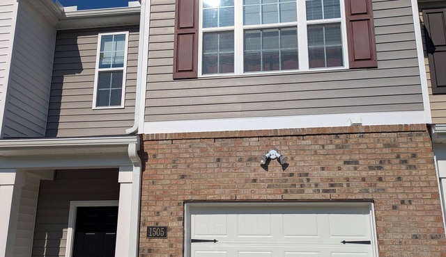 Cozy 3 Bedroom 2.5 Bath Townhome in Charming Carthage
