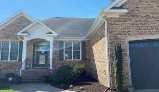 Cozy 3 Bedroom 2.5 bath home away from home.