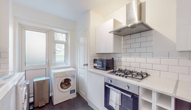 Cozy 3 bedroom apartment in Brixton