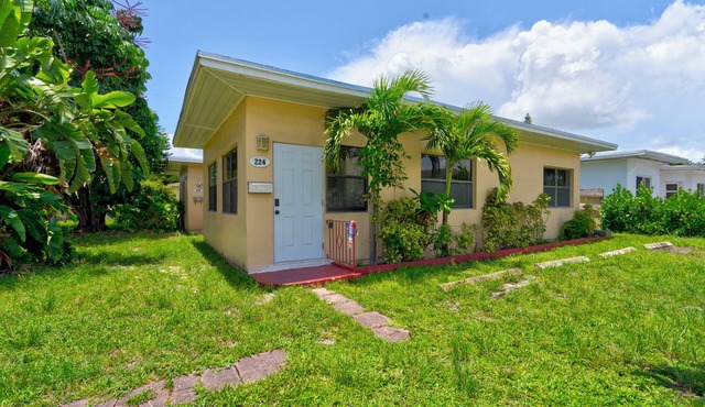 Cozy 3-Bedroom apartment in Miami with AC