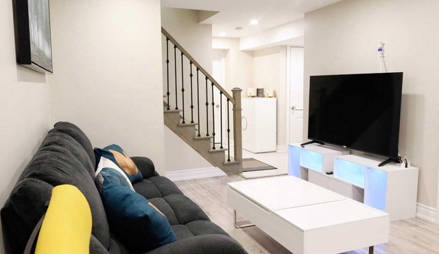 Cozy 3-Bedroom Basement Apartment. Family-friendly!