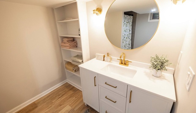 Cozy 3-bedroom Basement, close to NYC and Newark airport, on a quiet street.