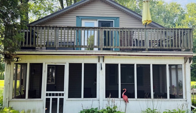 Cozy 3-Bedroom Beach Cottage