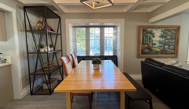 Cozy 3-Bedroom Bungalow Near Old Town Pasadena