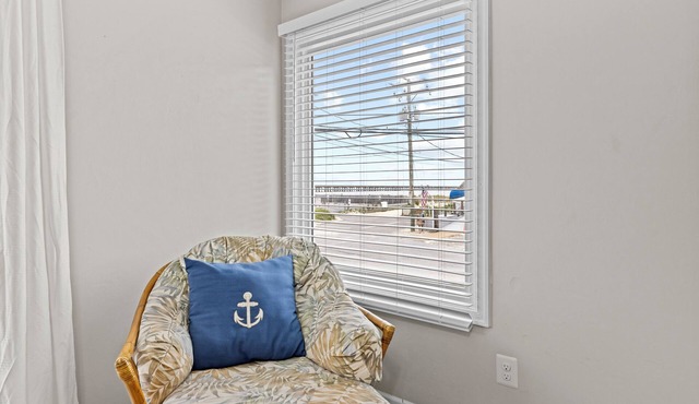Cozy 3-bedroom condo with AC and WiFi in charming Virginia Beach
