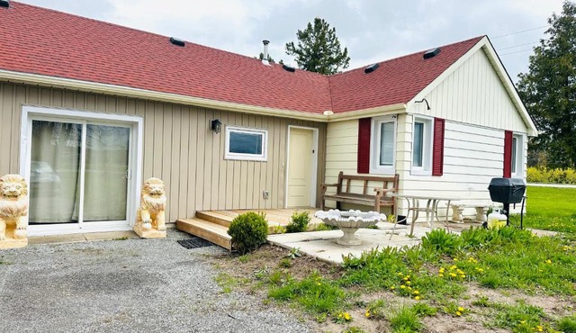 Cozy 3-bedroom farmhouse in wine-country