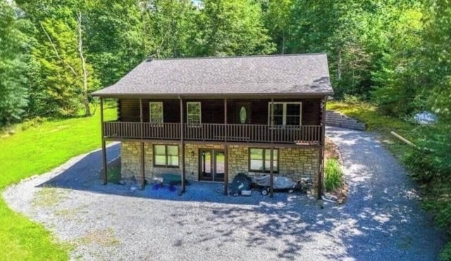 Cozy 3 bedroom cabin in Fort Valley, VA