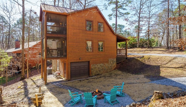 Cozy 3-Bedroom Cabin in Gated Community-Prime Location!