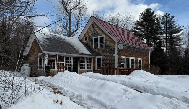 Cozy 3-bedroom cabin in the hills of Grafton