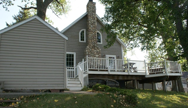 Cozy 3-bedroom cabin on Richmond Lake