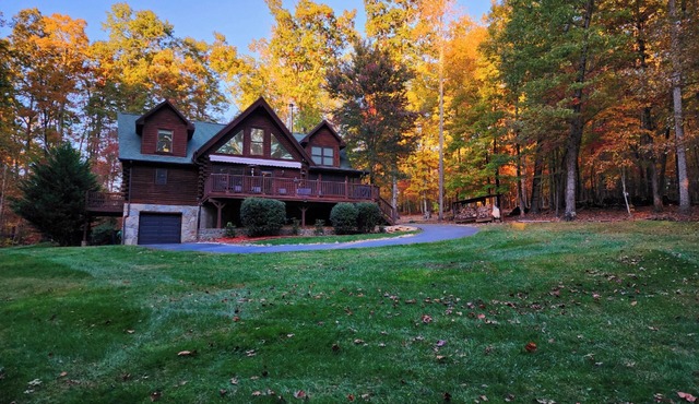 Cozy 3-bedroom cabin on 10 acres in private community