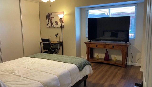 Cozy 3-bedroom condo with AC, WiFi, Fireplace, on site parking in Chula Vista