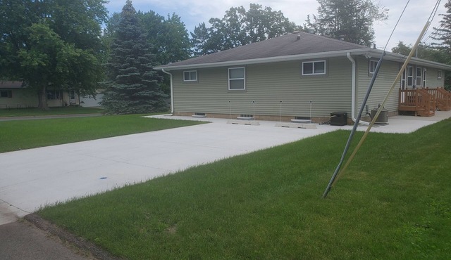 Cozy 3-bedroom condo with AC and WiFi in enjoyable Eau Claire