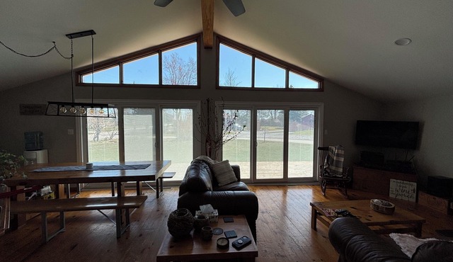 Cozy 3-Bedroom Cottage in Turkey Point, close to beach, hiking & biking trails