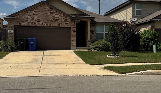 Cozy 3-bedroom family house in San Antonio next to Lackland AFB