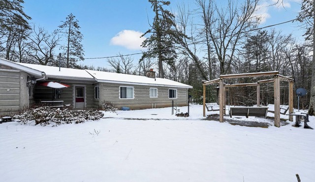 Cozy 3-Bedroom Getaway in Mio, Michigan