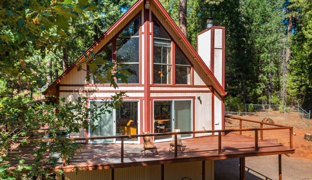 Cozy 3 Bedroom Getaway Mountain A-Frame Cabin