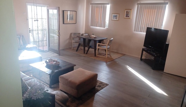 Cozy 3-bedroom hand crafted cabin in charming Lomita WiFi fully fenced yard