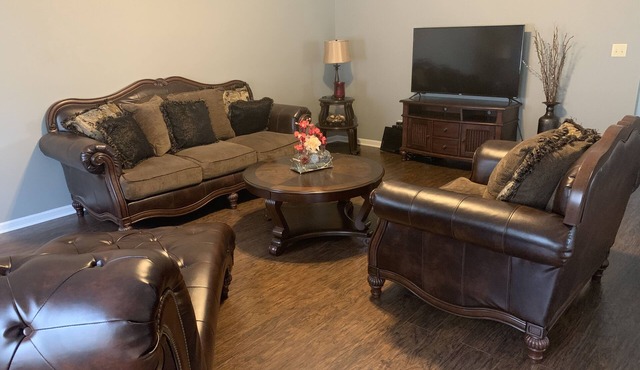 Cozy 3 Bedroom Home, Close to 3 Major Cities