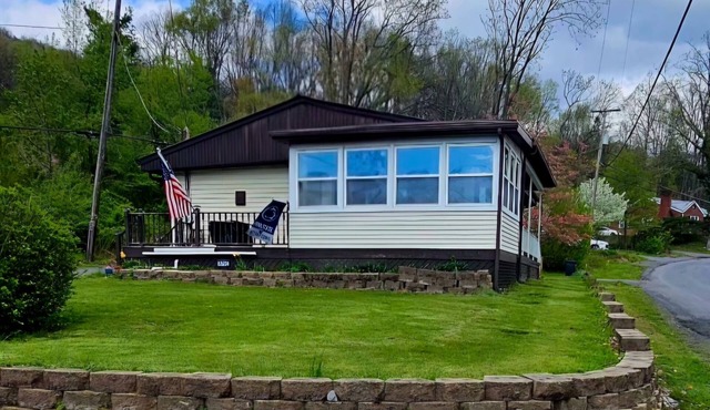 Cozy 3-Bedroom Home in Charming Milroy – Minutes from State College/PSU Events